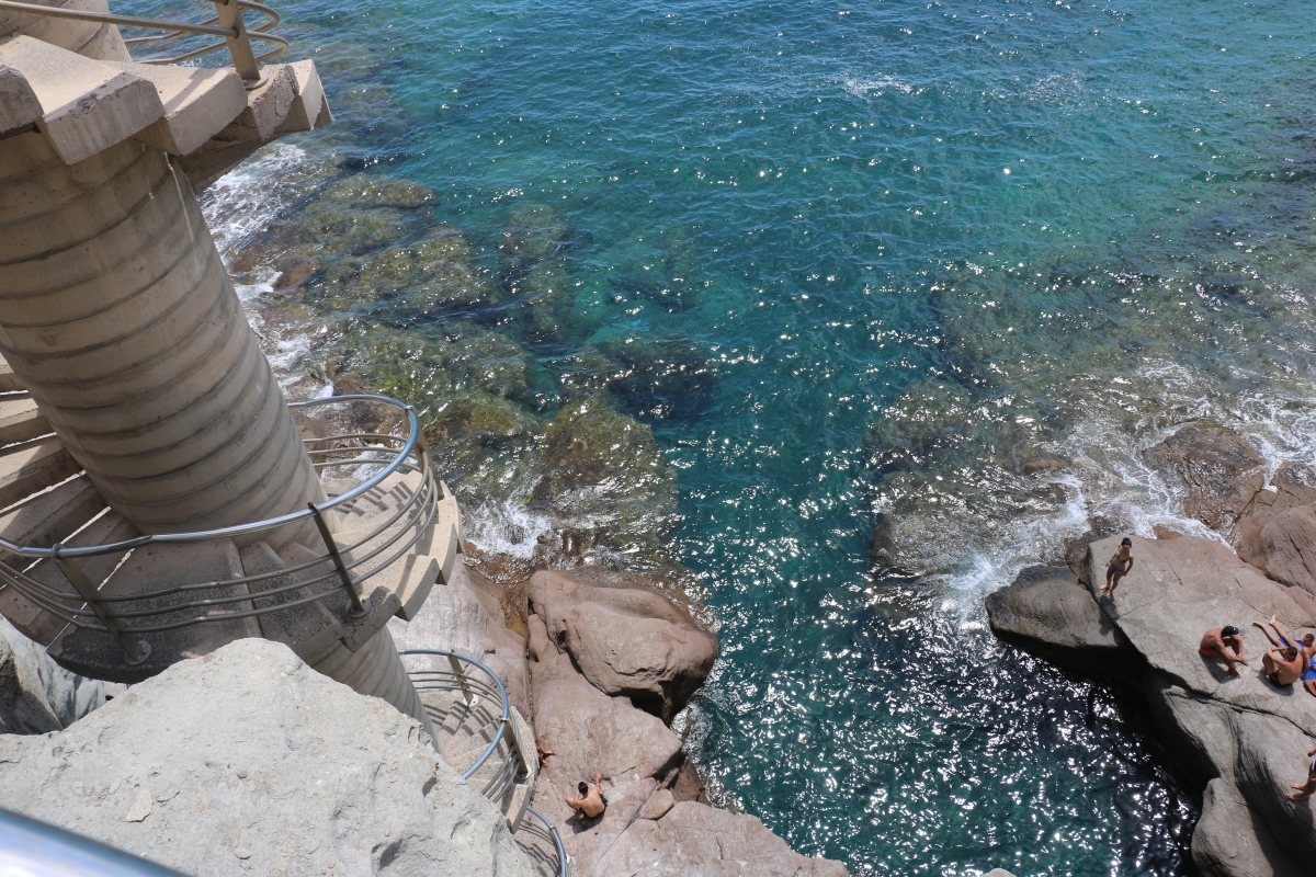 Walk down to the ocean in Canary Islands